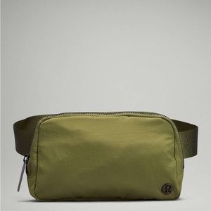 🐍 NWT Lululemon Everywhere Belt Bag Bronze Green 1L